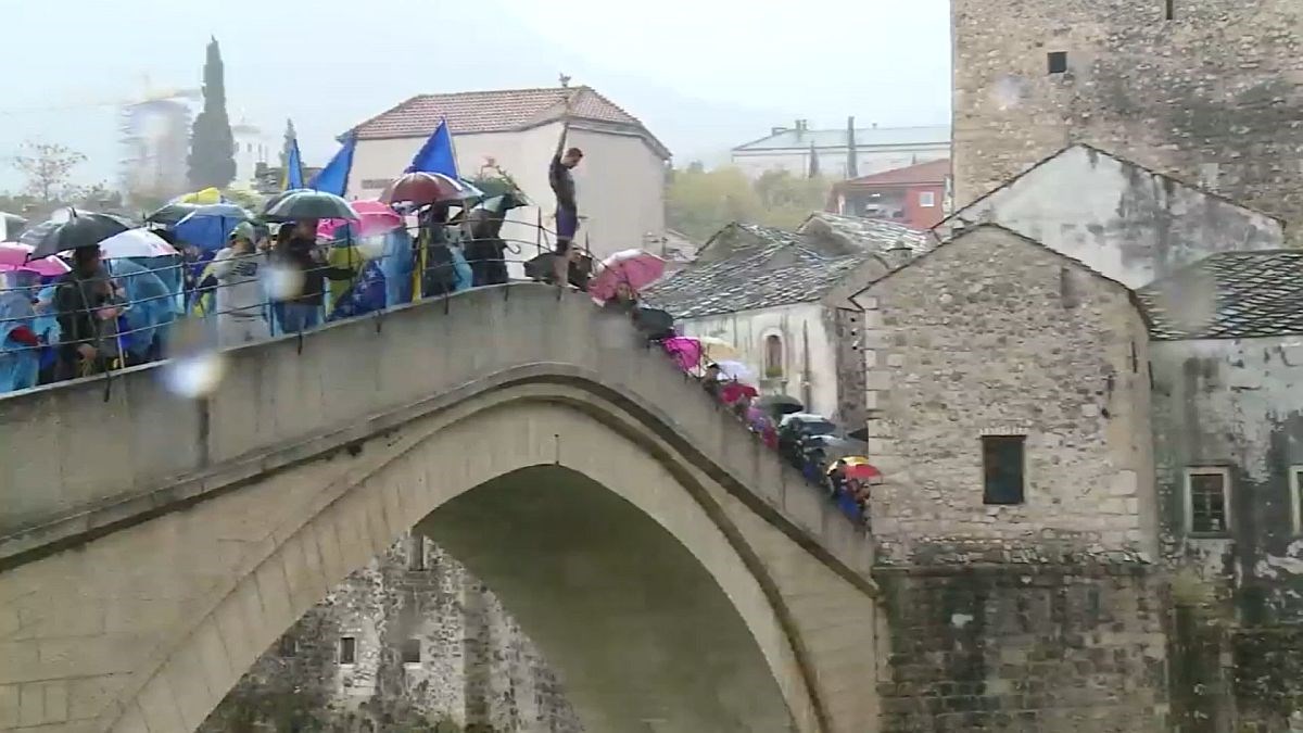 Prije 26 godina HVO je srušio Stari most u Mostaru