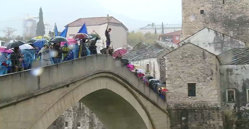 Prije 26 godina HVO je srušio Stari most u Mostaru