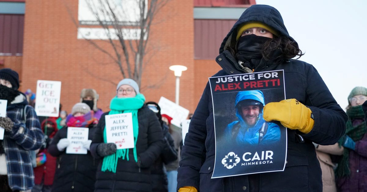 Tjedan dana prije nego što su ga ubili, agenti ICE-a su Prettiju slomili rebro