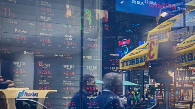 Wall Street oštro pao nakon poruka Feda