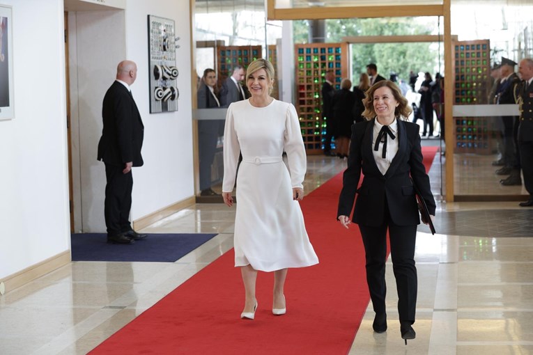 Haljina koju je Kolinda nosila na Milanovićevoj inauguraciji košta više od 1800 eura