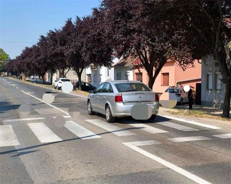 Auto naletio na ženu u Nuštru. Helikopterom je prebačena u bolnicu