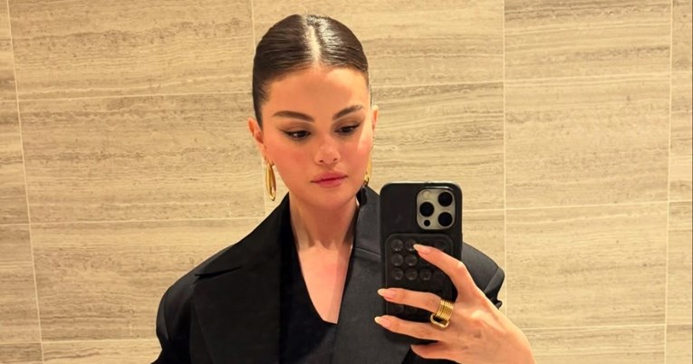 Japanke s potpeticom su posvuda - a sada ih nosi i Selena Gomez