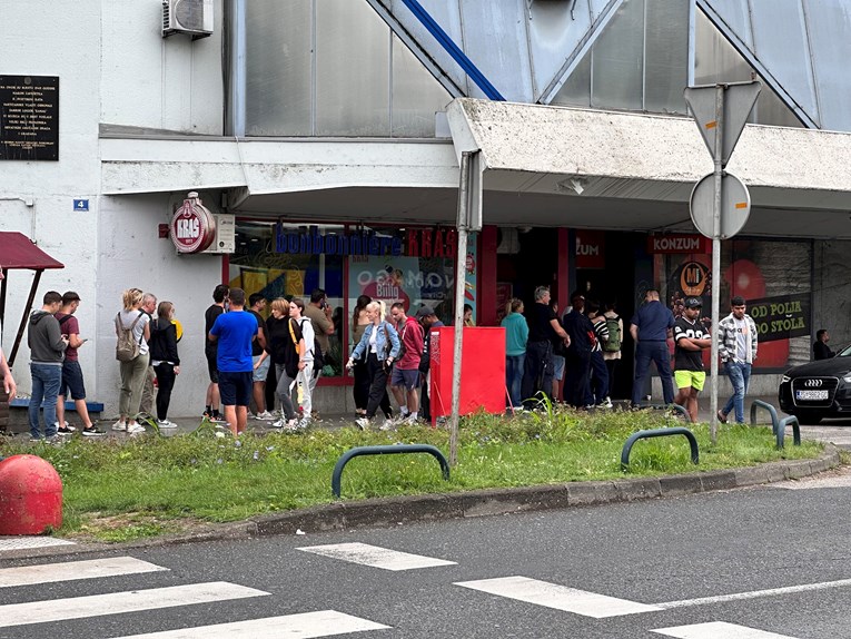 FOTO Velika gužva na Autobusnom kolodvoru u Zagrebu, građani došli u kupovinu
