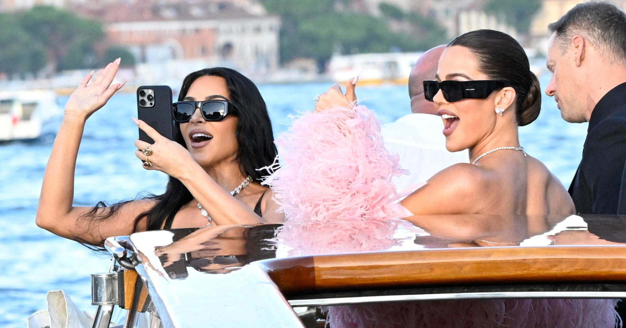 Još jedna Kardashianka smatra da je slijetanje na Mjesec bilo fejk 😁