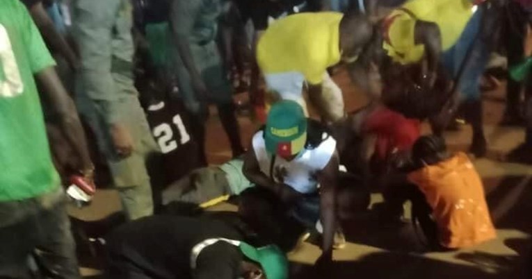 Najmanje šestero ljudi poginulo je u stampedu prije utakmice Afričkog kupa nacija