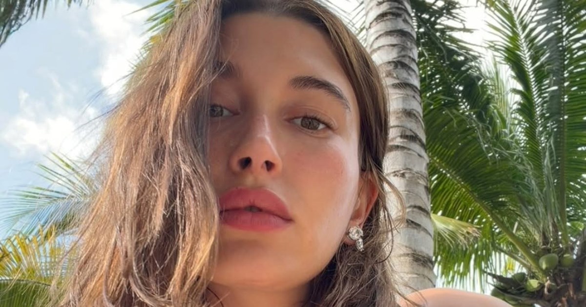 Kontroverzni kupaći kostim koji Hailey Bieber vraća u modu