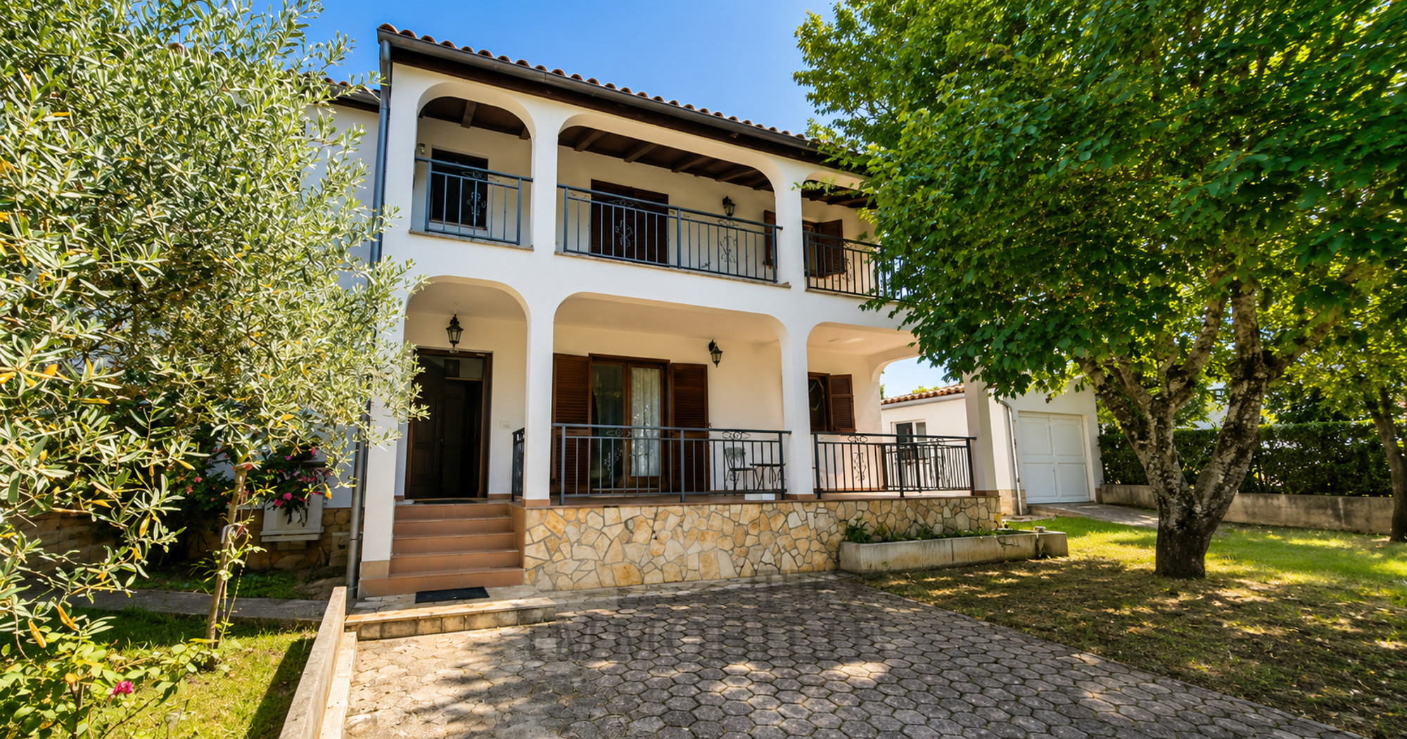 Kuća s dva stana i pogledom na more u Poreču prodaje se za 395.000 €