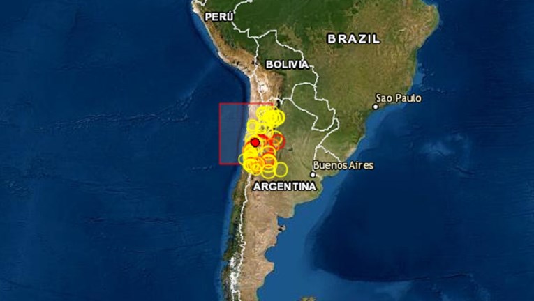 Niz jakih potresa pogodio Čile