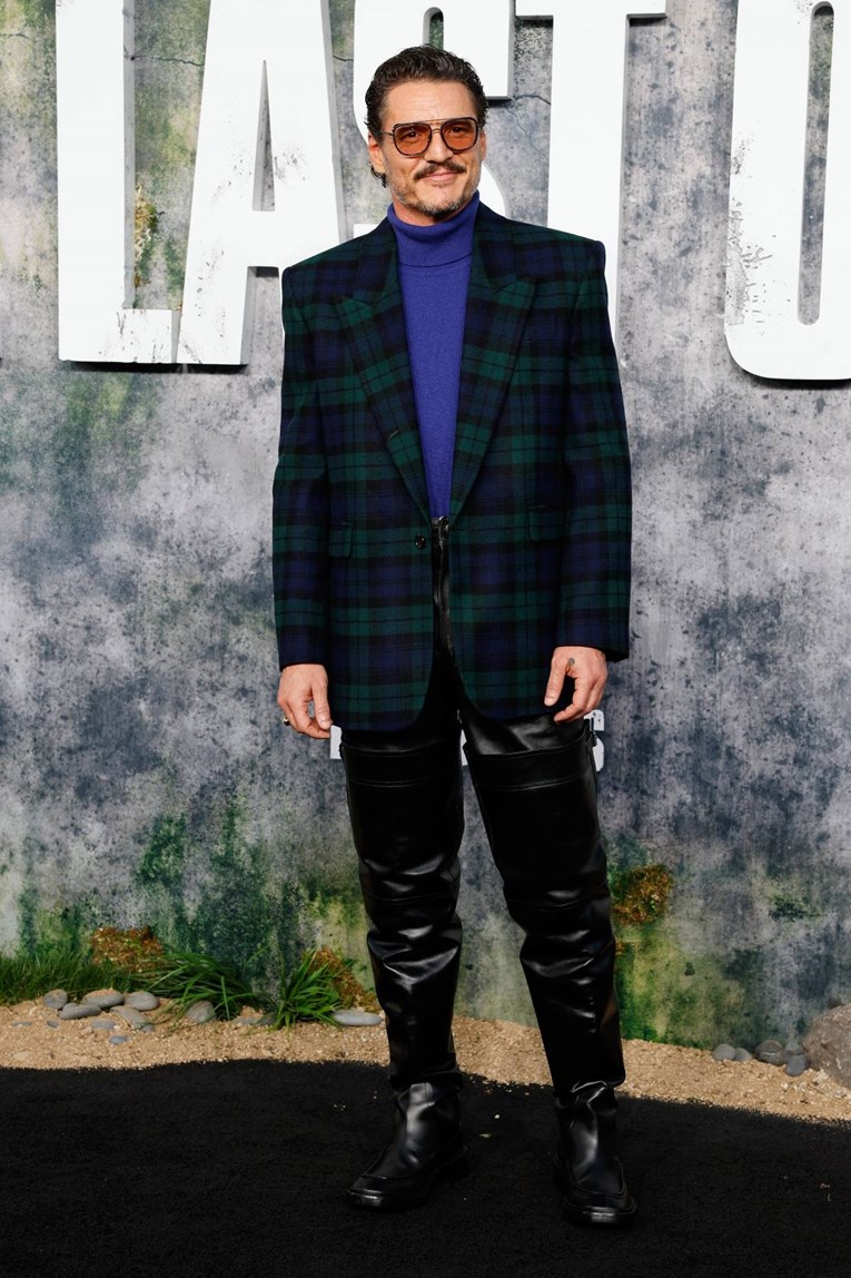 Pedro Pascal se na crvenom tepihu pojavio u visokim čizmama, žene hvale njegov izbor