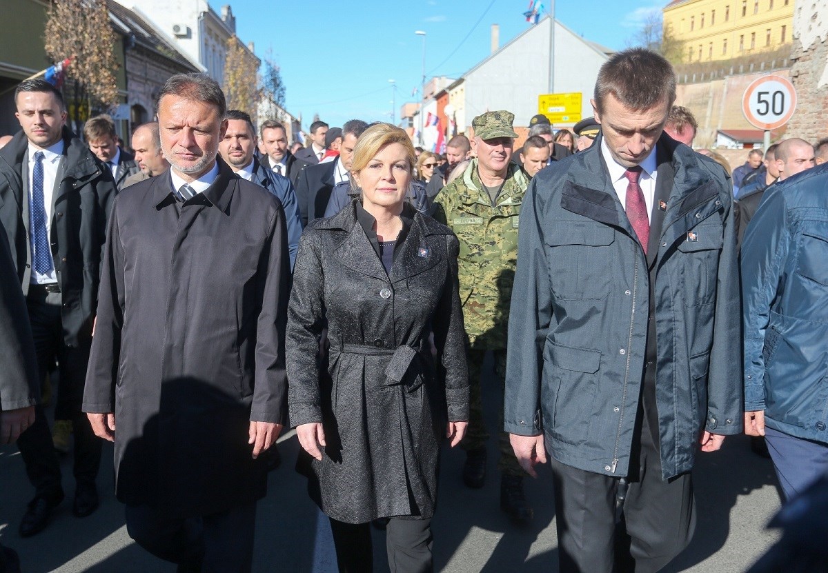 VIDEO Deseci tisuća u Vukovaru: Glavašević i Matić napali HDZ, Kolinda šuti