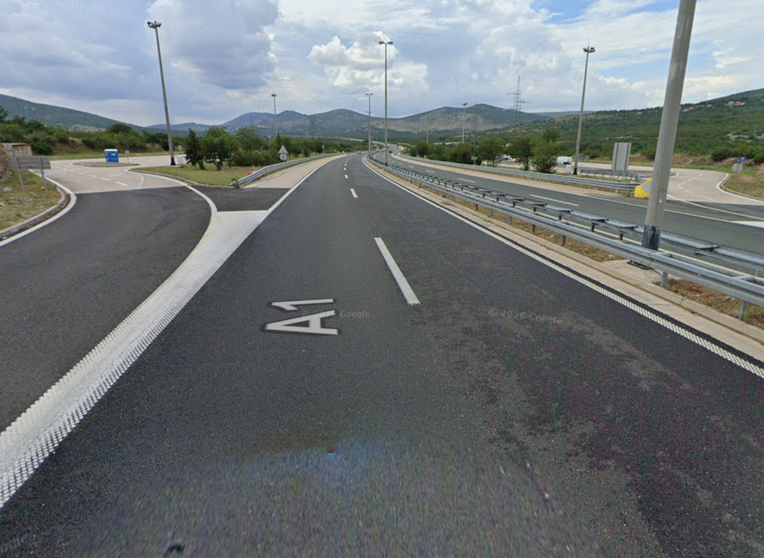 Auto naletio na ženu na A1, poginula je