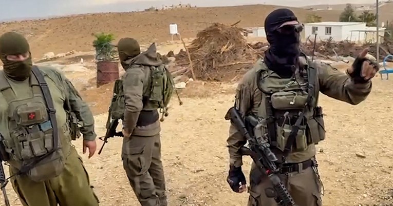 Ovo je trenutak kad je izraelska vojska prekinula posjet hrvatskih novinara beduinima