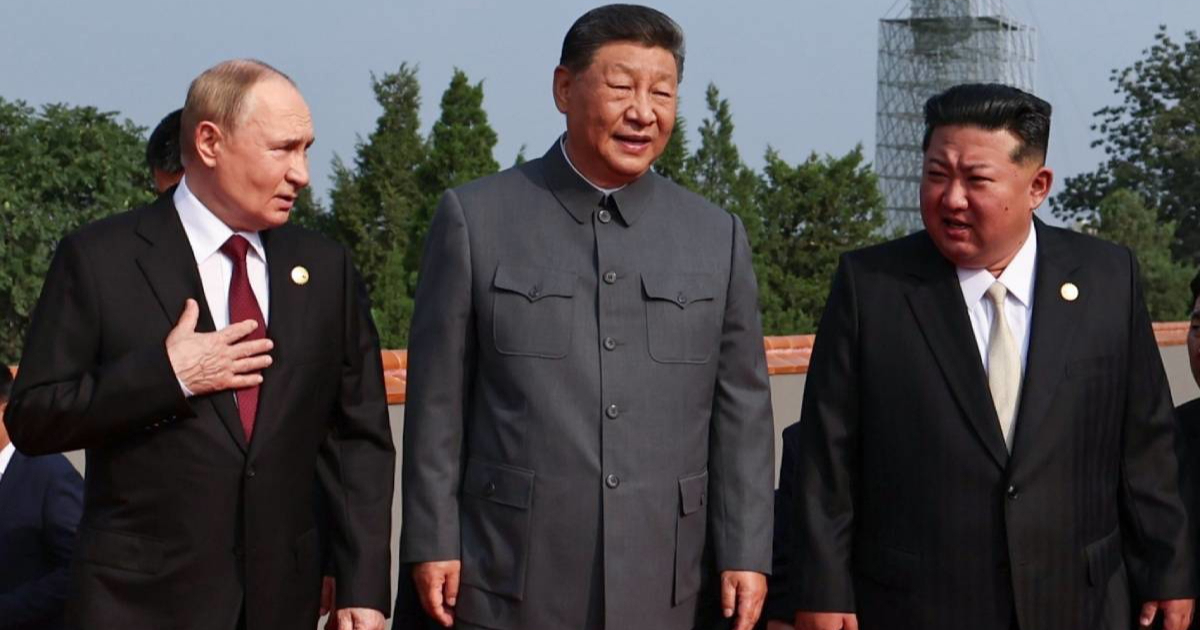 Xi uz Putina i Kima na paradi: Svijet je na prekretnici između mira i rata