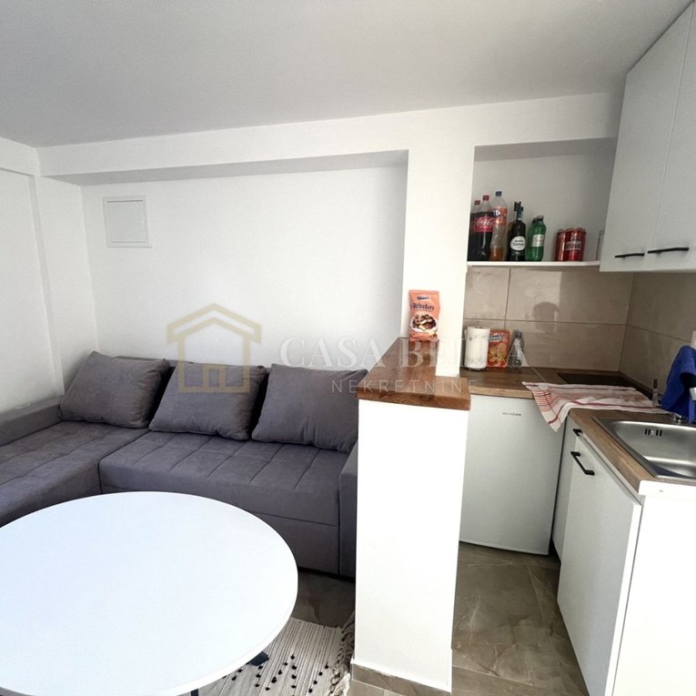 Stan od 15 kvadrata u Dramlju prodaje se za 129.000 €: "Udaljen 150 metara od mora"