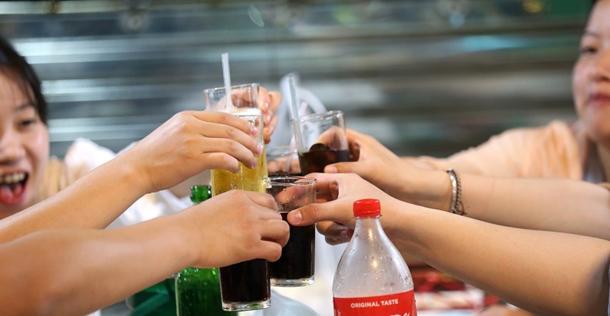 Konzumiranje zaslađenih gaziranih pića može povećati rizik od prijevremene smrti