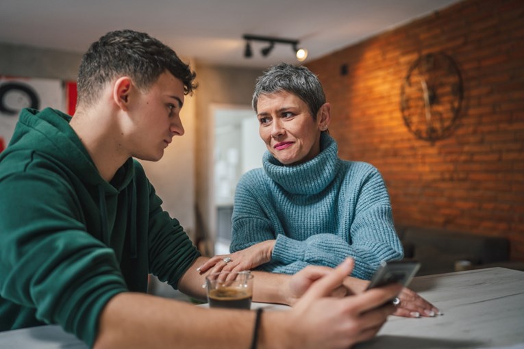 Sedam važnih razgovora koje trebate voditi s vašim tinejdžerima