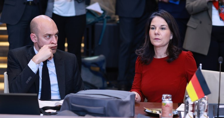 Mirovni sastanak u Londonu na rubu propasti. Povlače se i Francuska i Njemačka?