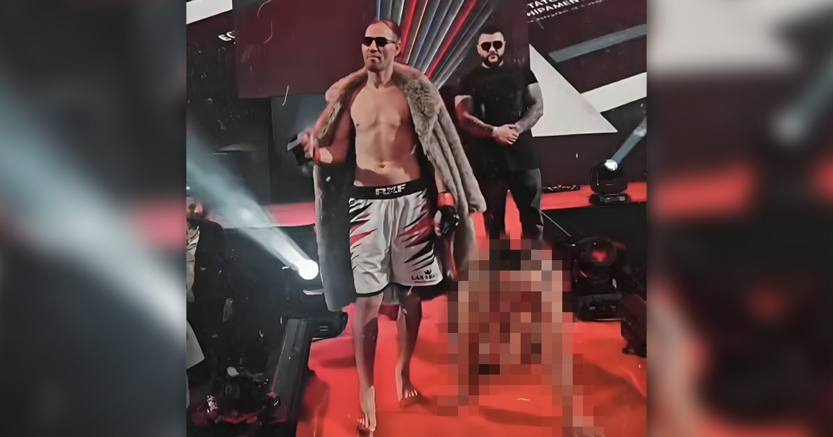 VIDEO Bizaran MMA meč. Polugolu ženu kao psa vodio do kaveza pa u njemu prebio drugu