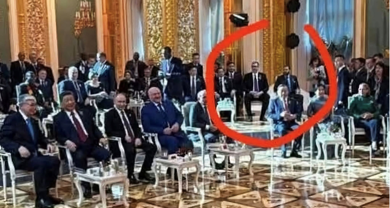 Srpski političar objavio fotografiju: "Vučić sjedi u zadnjem redu kod gazde Putina"