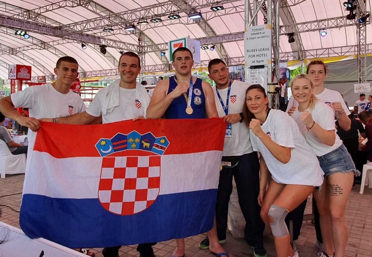 Hrvat postao svjetski prvak u tajlandskom boksu do 23 godine