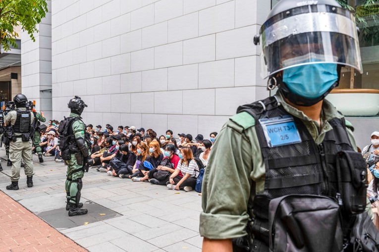 Specijalci po Hong Kongu, sprema se kažnjavanje nepoštovanja kineske himne