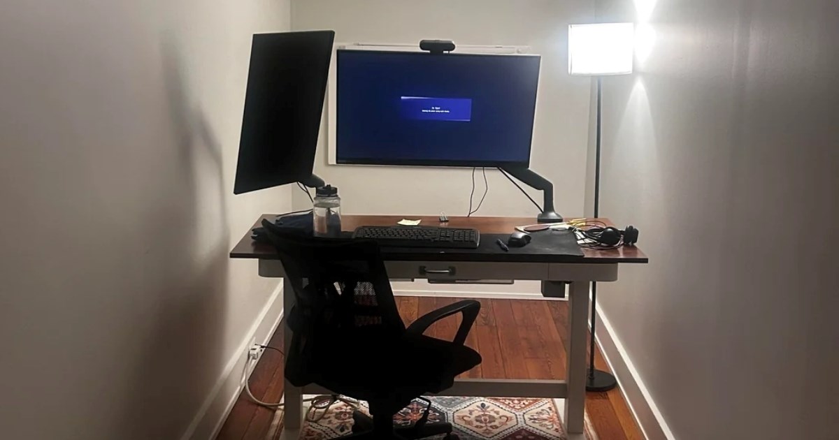 Tip tražio savjet gdje da postavi stol, ljudi mu pišu: Što nije u redu s tobom?