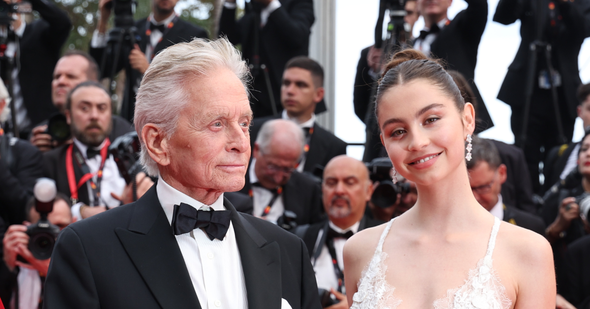 Tko je Carys Zeta Douglas? Kći slavnog para zvijezda je crvenog tepiha u Cannesu