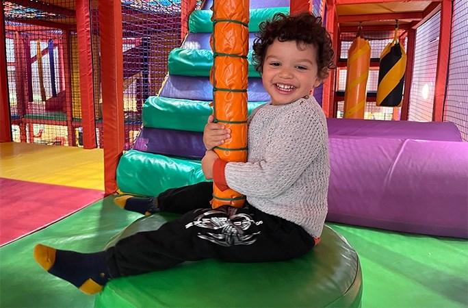 Dječak (2) koji je prvu riječ izgovorio sa sedam mjeseci postao najmlađi član Mense