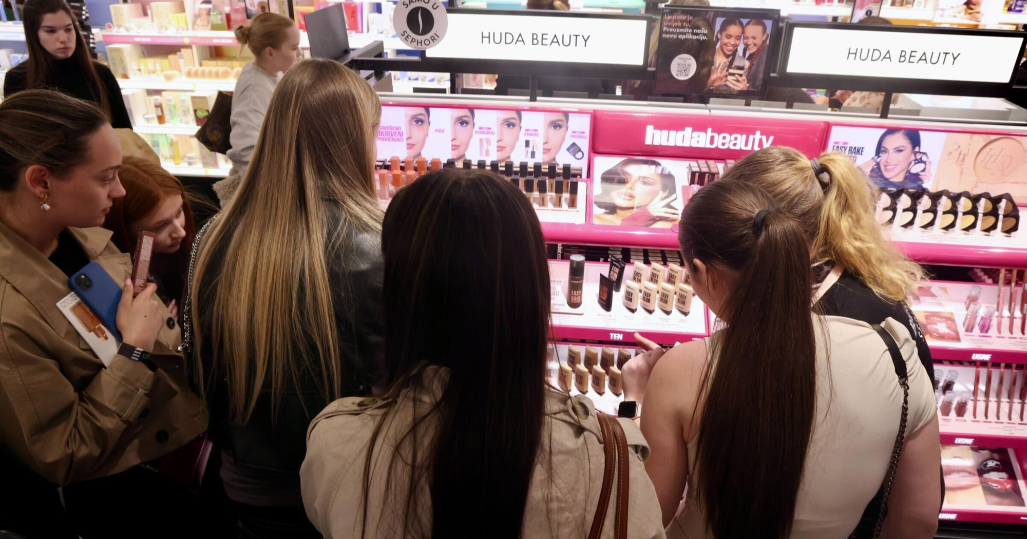 VELIKA GALERIJA Čekanje satima, bureci, zadaće... Kako je Hrvatska dočekala Sephoru