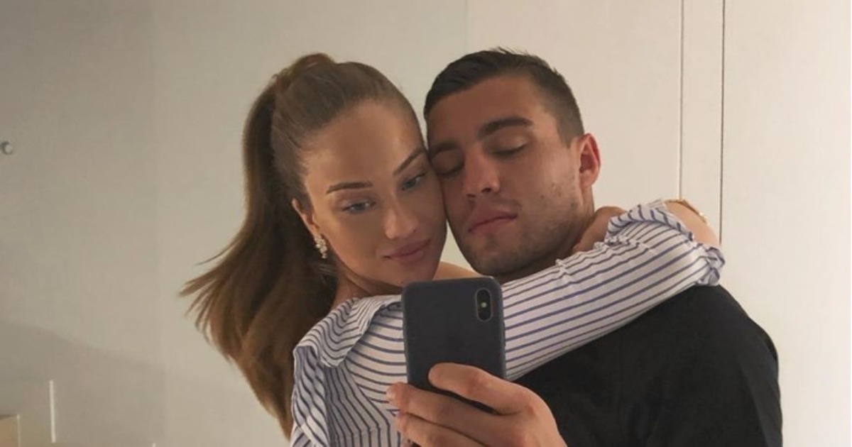 Mateo Kovačić objavio selfie s Izabel, fotkali se u automobilu