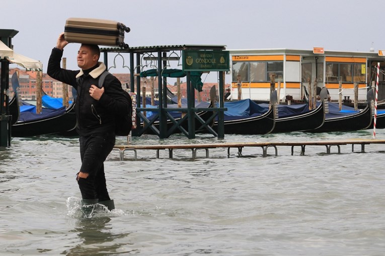Kiša ne prestaje padati diljem Italije, Veneciju čeka još jedan težak dan