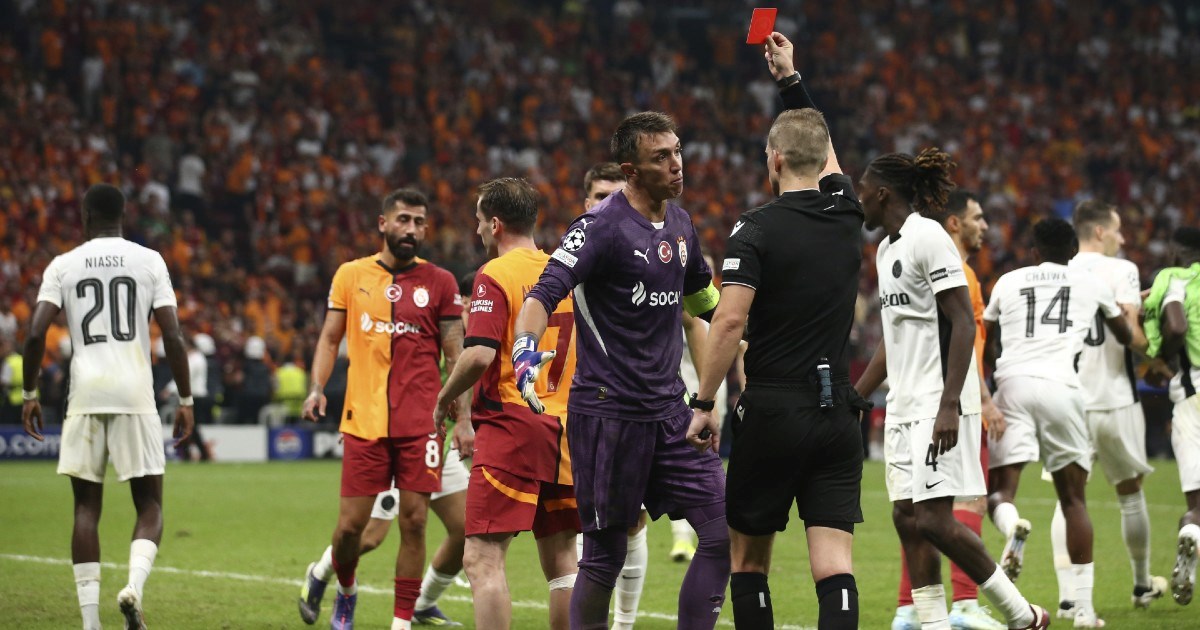 Skandal u Turskoj. Stotine nogometnih sudaca optuženo za klađenje na utakmice