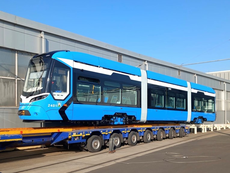 Zagreb dobio novi tramvaj