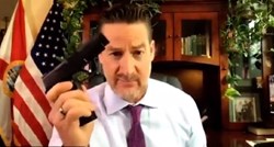 VIDEO Republikanac izvadio pištolje tijekom rasprave o kontroli oružja