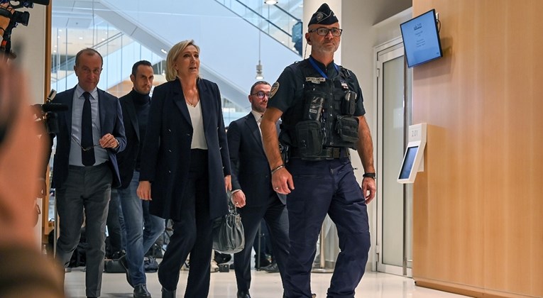 Le Pen na sudu, kaže da je nevina. Mogli bi joj zabraniti kandidaturu na izborima