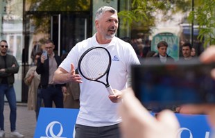 VIDEO Ivanišević usred Zagreba igrao tenis tavom