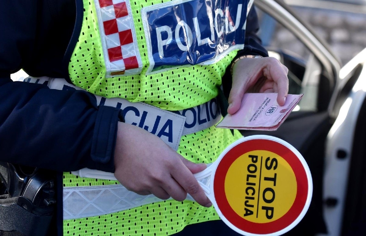 Kod Požege vozio pijan, prijeti mu 47.000 kuna kazne ili 4 mjeseca zatvora
