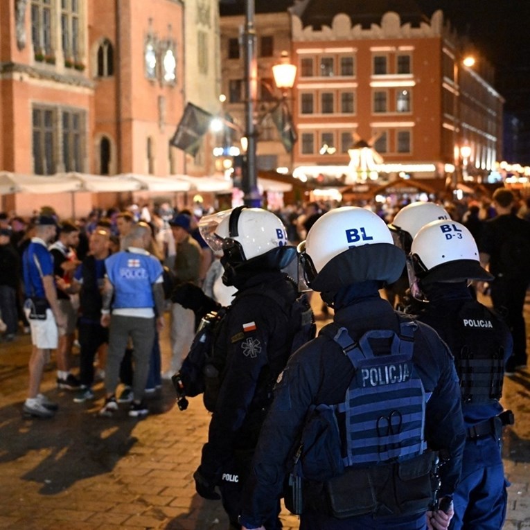 VIDEO Žestoka tučnjava navijača Chelseaja i Betisa pred finale Konferencijske lige