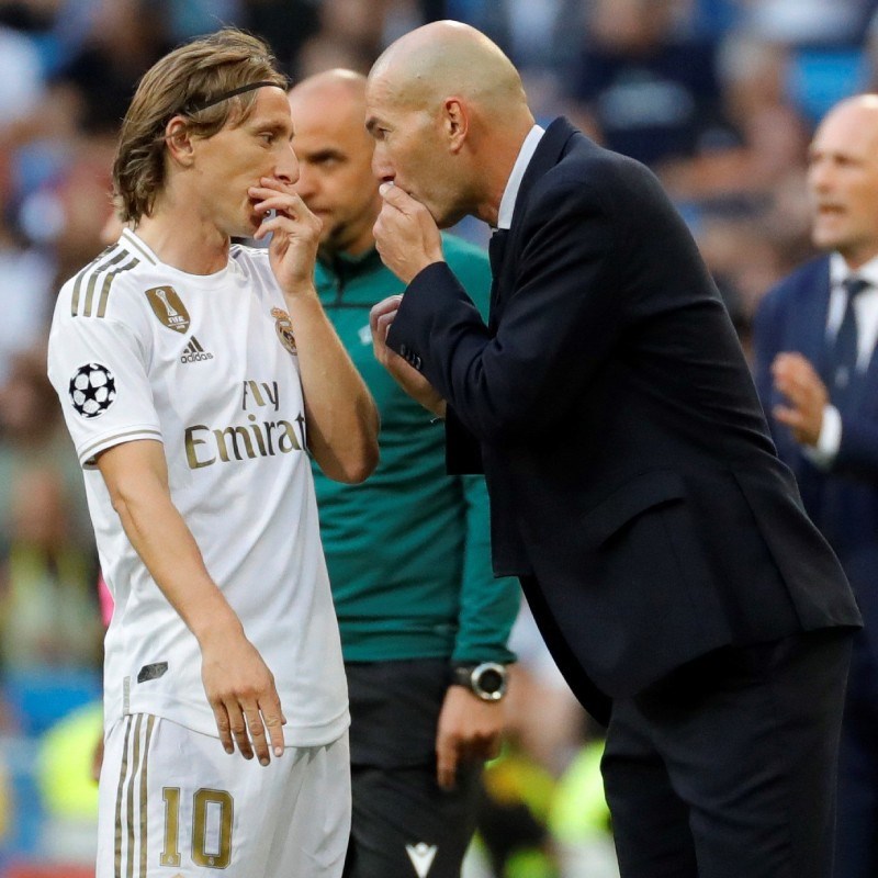 Zidane: Išao bih na večeru s Modrićem i Kroosom 