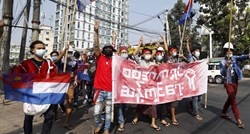 U Mjanmaru tisuće prosvjednika na ulicama, vojska blokirala internet