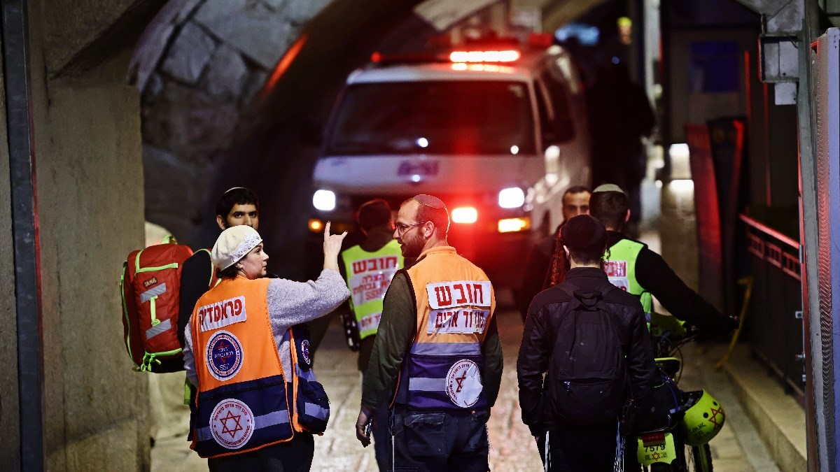 Najmanje tri žrtve u napadu nožem u Izraelu, civili pucali na napadača
