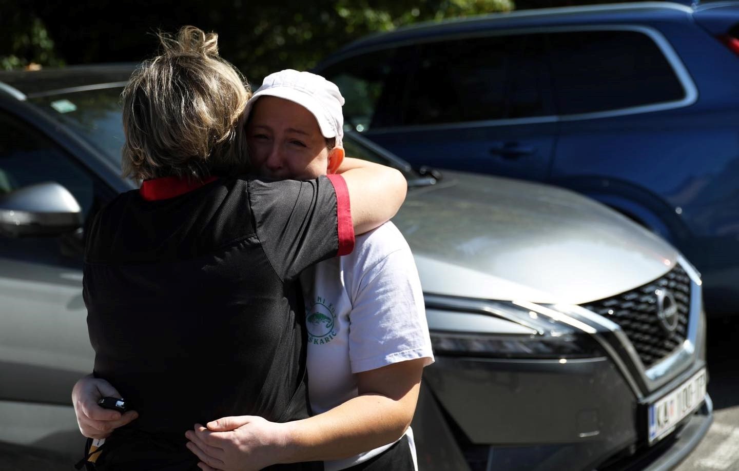 Vlasnici restorana na Mrežnici poklonili svojoj kuharici auto za 20 godina vjernosti