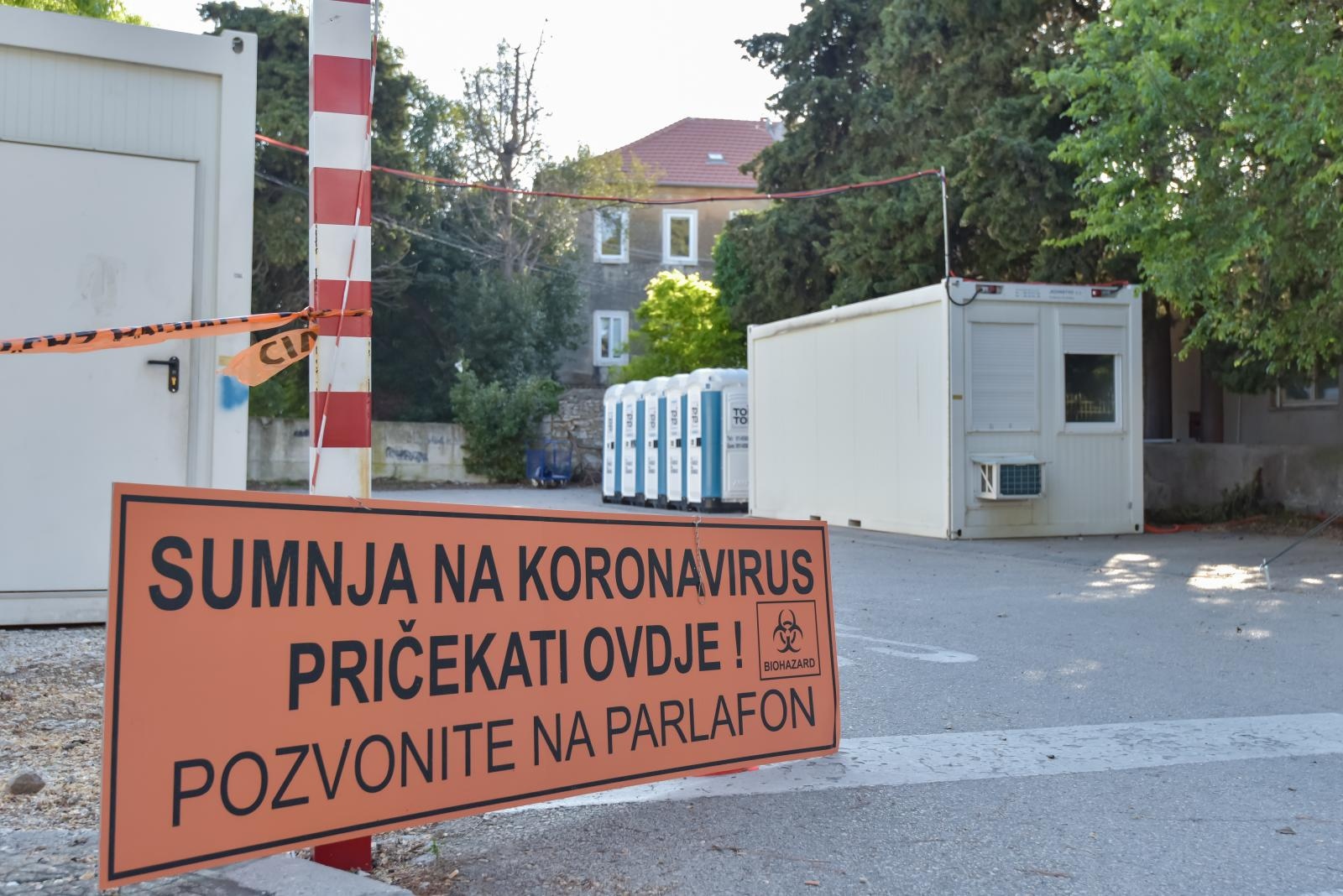 Zadarska bolnica zbog korone radi samo hitne operacije