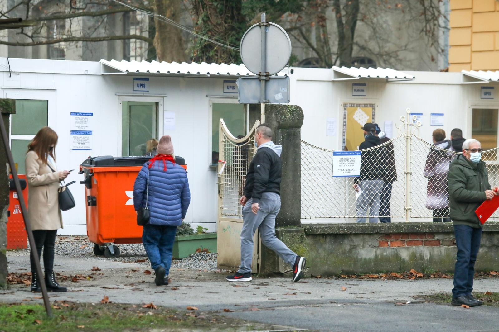 Čovjek (73) zaražen koronom išao u Dom zdravlja i ljekarnu u Osijeku