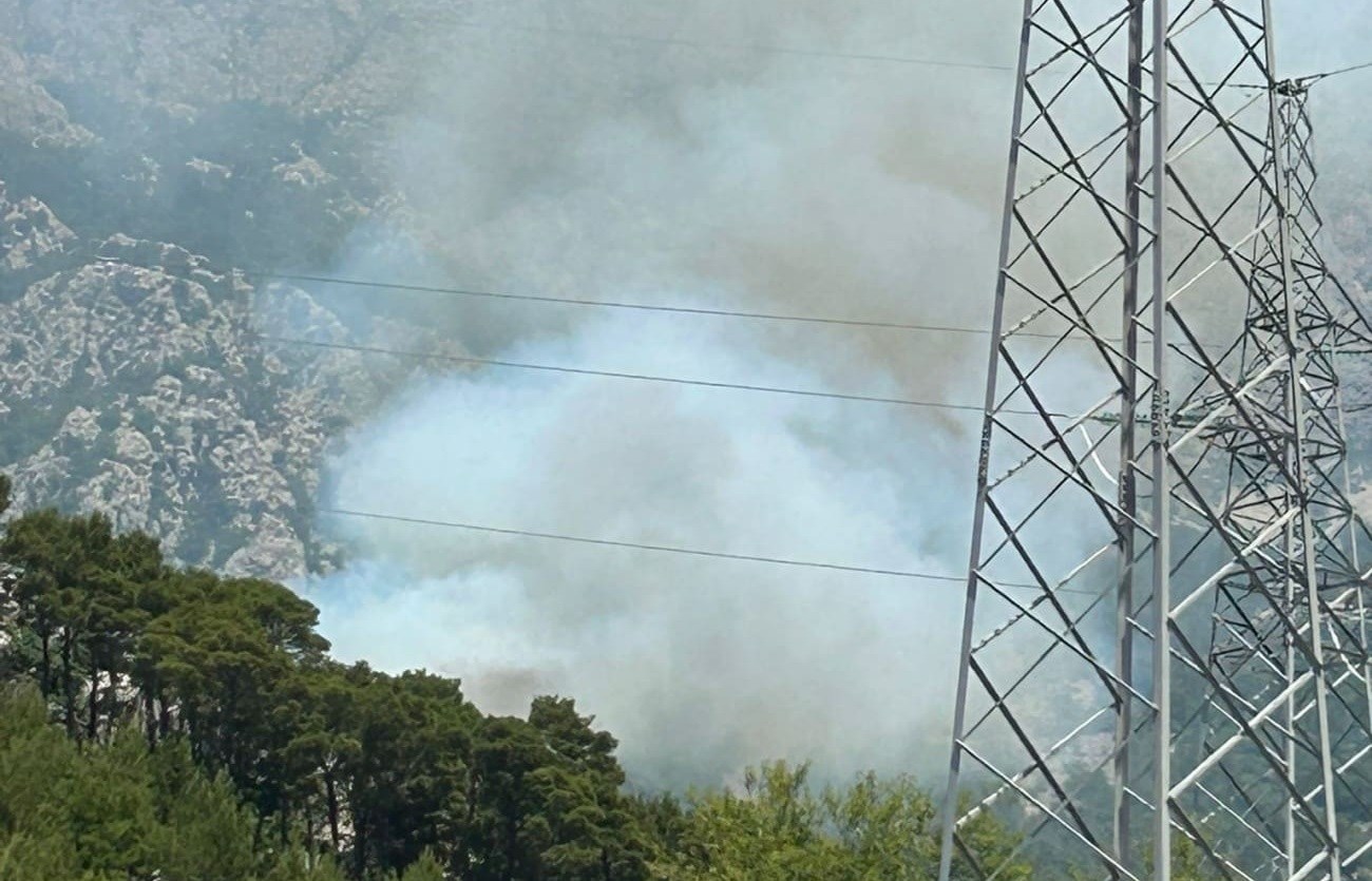 VIDEO Novi požar kod Makarske, vatrogasci i dva kanadera ga stavili pod kontrolu