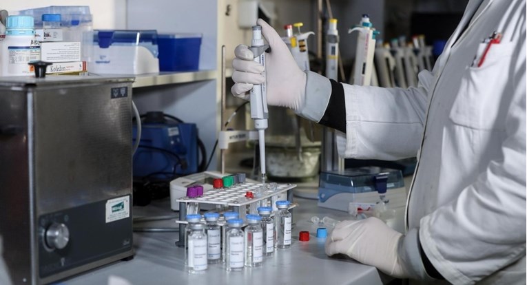 BioNTech gradi tvornicu u Singapuru, proizvodit će stotine milijuna doza cjepiva
