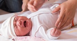 Vaša beba ima grčeve? Doktorica i fizioterapeut za Index savjetuju što napraviti