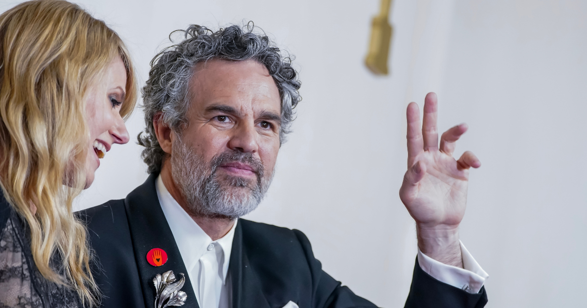 Neki slavni su na dodjeli Oscara nosili crveni bedž koji ima posebno ...