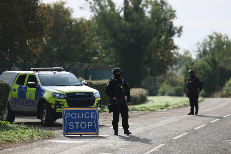 Kod američke baze u Britaniji našli benzin u kombijima. Eksploziva nije bilo